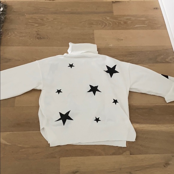 light turtle neck star sweater - Picture 2 of 4